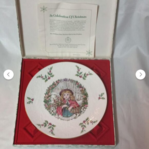 Royal Doulton 1978 Christmas Plate “English Girl” Bone China Vintage w/ Box & Pa - Picture 3 of 4